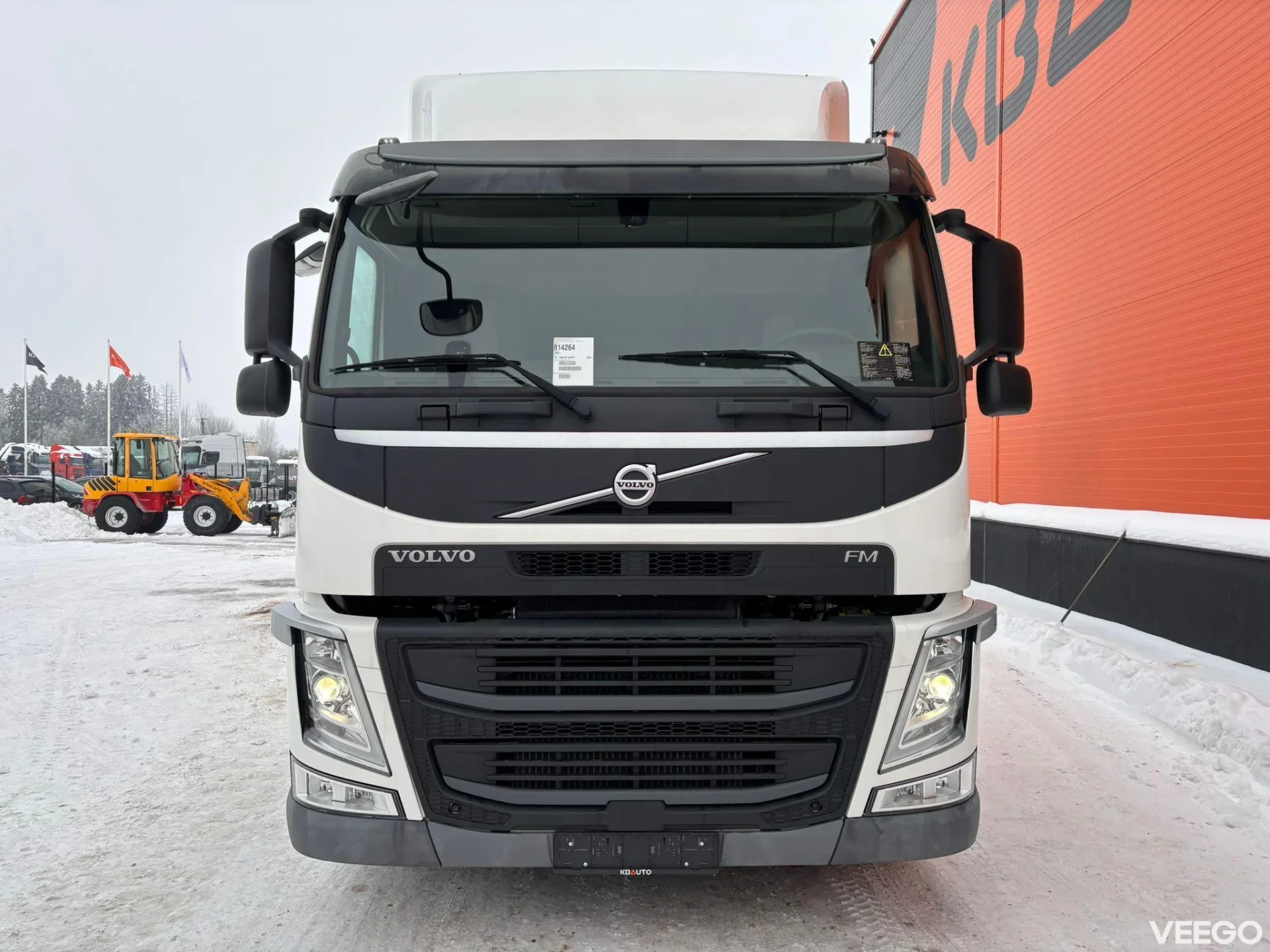 Volvo FM460 VOLVO DEMO TRUCK ! ONLY 1362 km ! / STEERED PUSHER AXLE  338kW