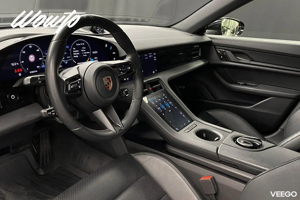 Porsche Taycan 4S 571HK /Sport Chrono /PSCB /Bose /Pano/Moms /4.95% 420kW