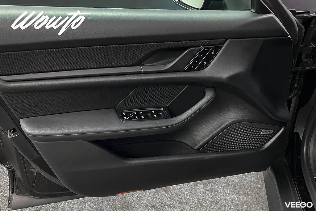 Porsche Taycan 4S 571HK /Sport Chrono /PSCB /Bose /Pano/Moms /4.95% 420kW