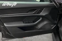 Porsche Taycan 4S 571HK /Sport Chrono /PSCB /Bose /Pano/Moms /4.95% 420kW thumbnail