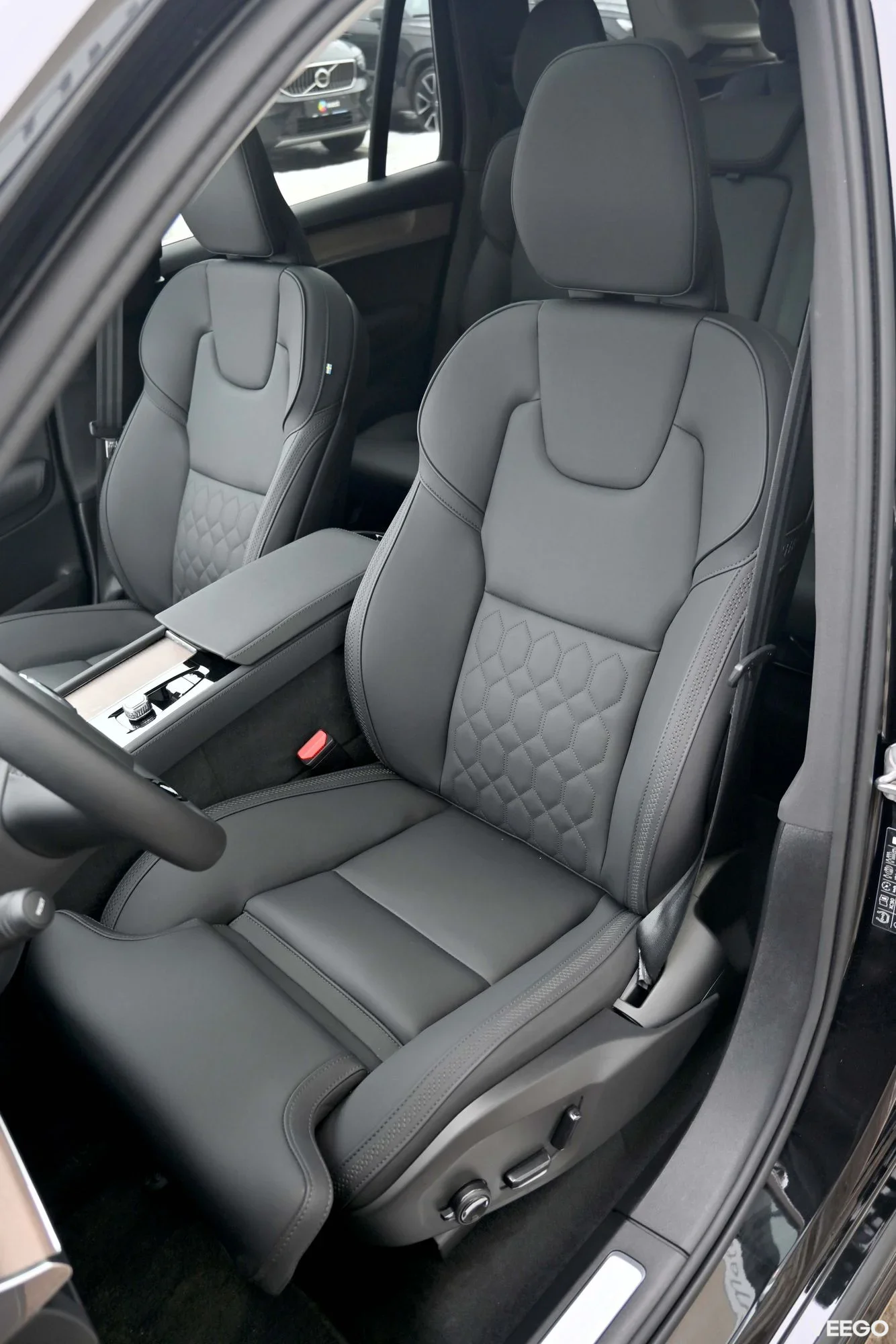 Volvo XC90 7K AWD H&K ULTIMATE BRIGHT INTELLI SAFE PRO MY26 2 335kW