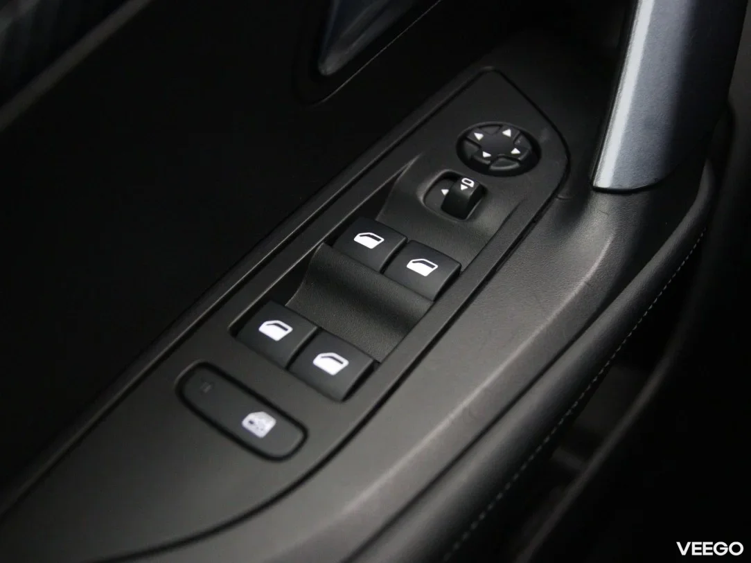 Peugeot 2008 1.2 74kW