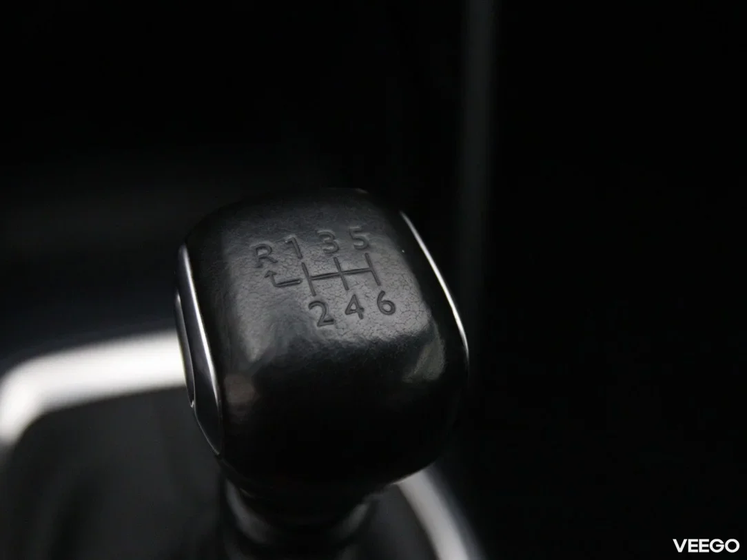 Peugeot 2008 1.2 74kW