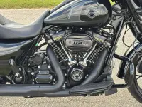 Harley-Davidson FLHX thumbnail