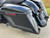 Harley-Davidson FLHX thumbnail
