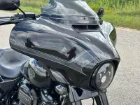 Harley-Davidson FLHX thumbnail
