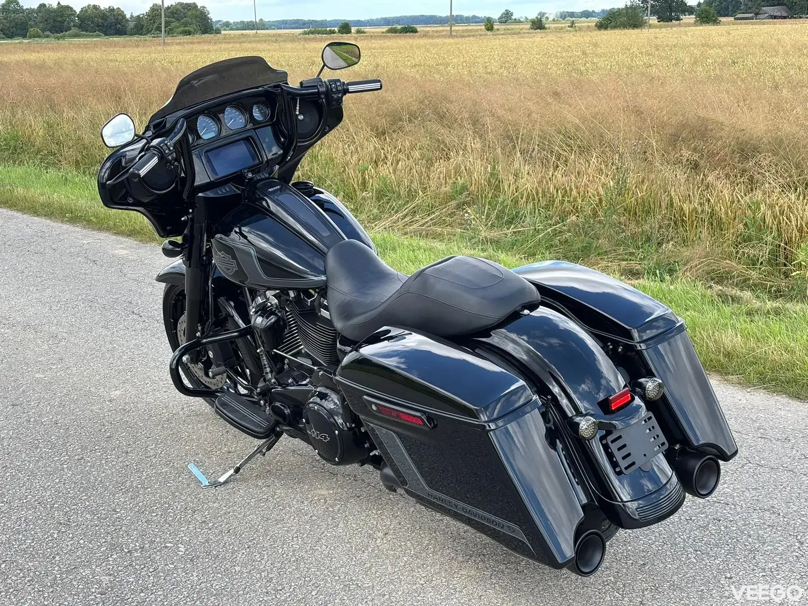 Harley-Davidson FLHX