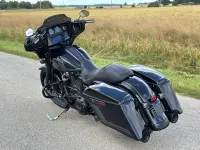 Harley-Davidson FLHX thumbnail