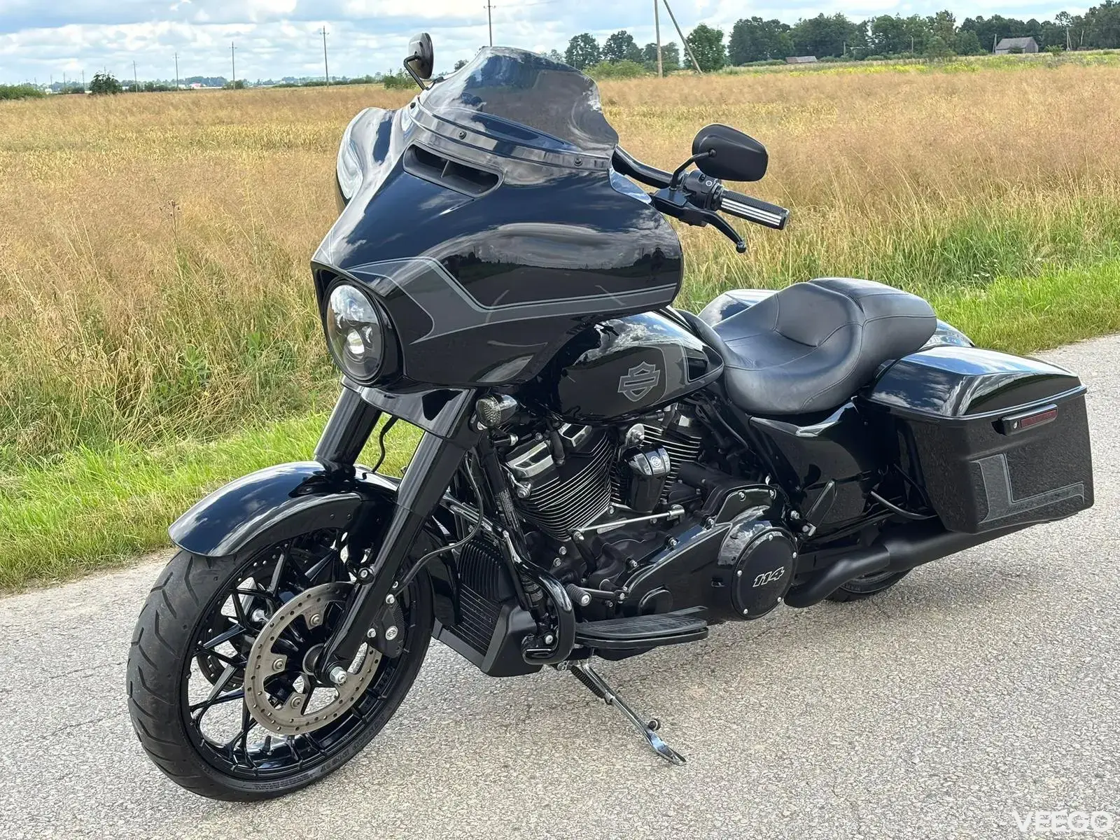 Harley-Davidson FLHX