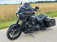 Harley-Davidson FLHX thumbnail