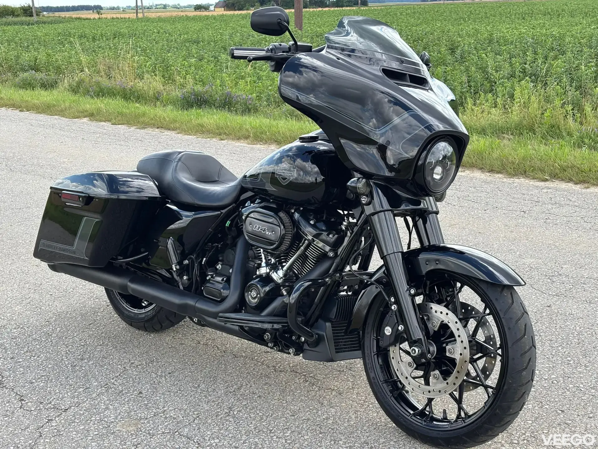 Harley-Davidson FLHX
