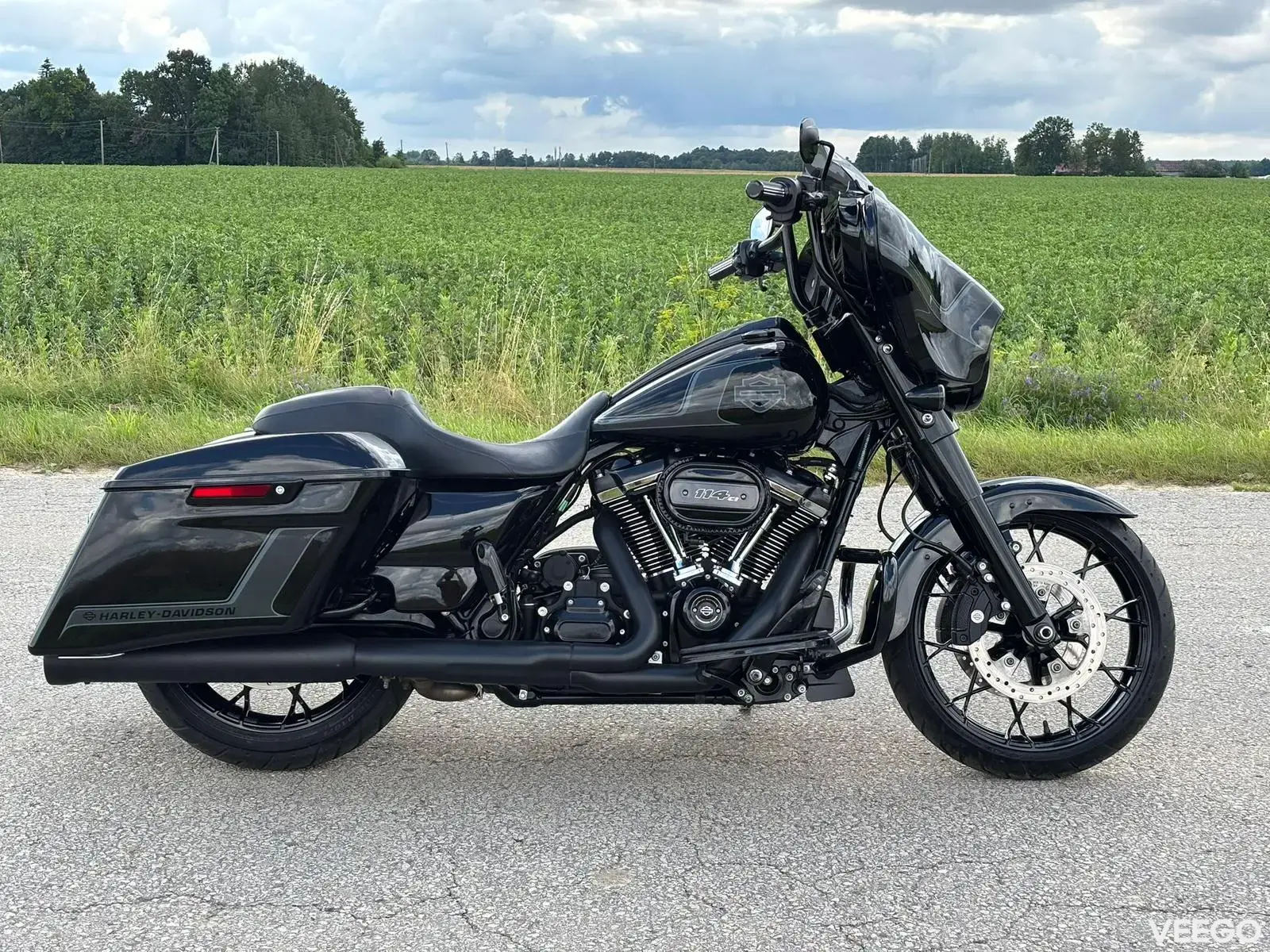 Harley-Davidson FLHX
