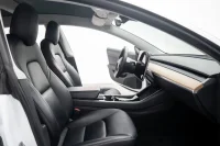 Tesla Model 3 Long Range Dual Motor 153kW thumbnail