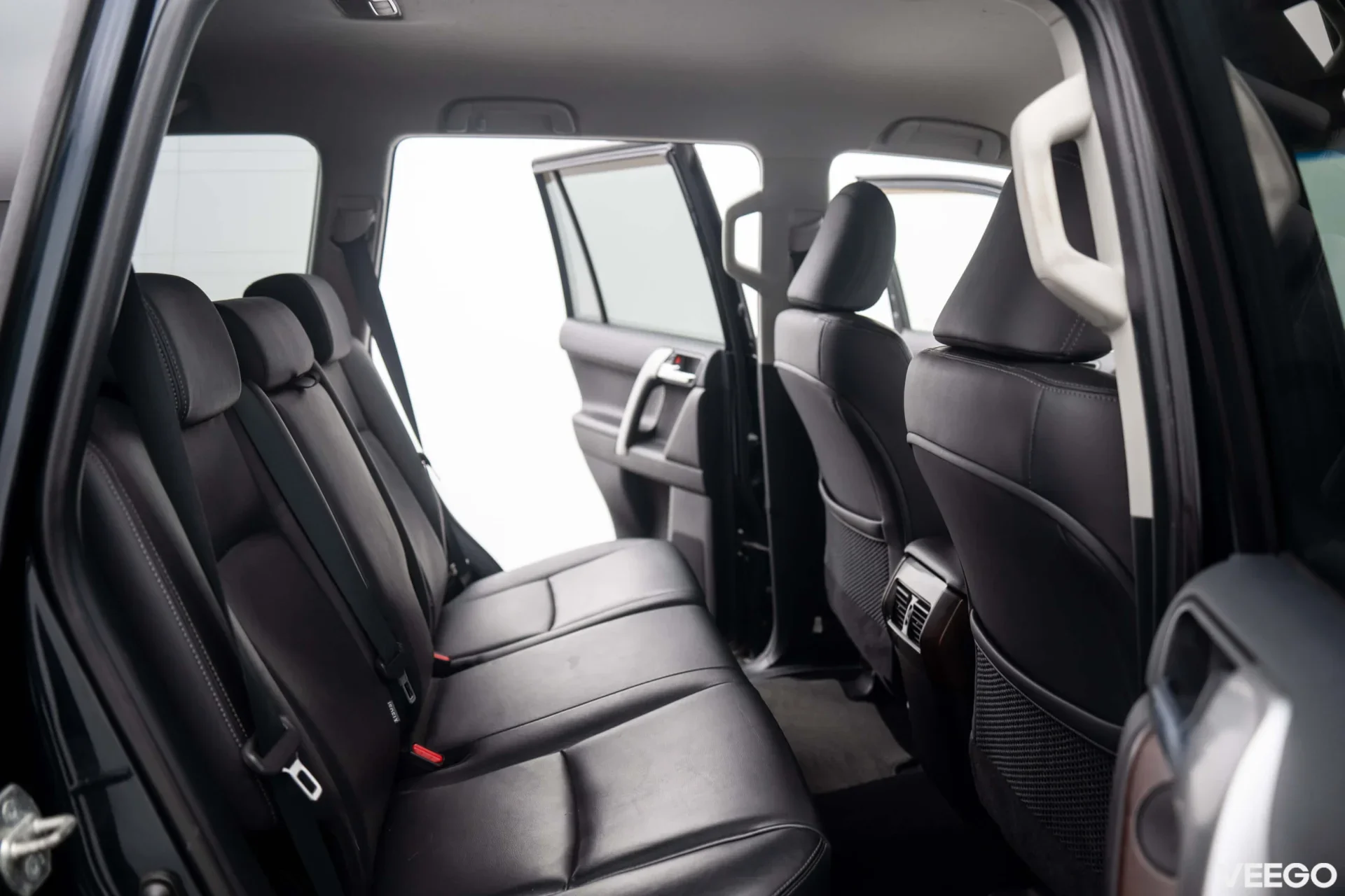 Toyota Land Cruiser Luxury 4WD 2.8 130kW