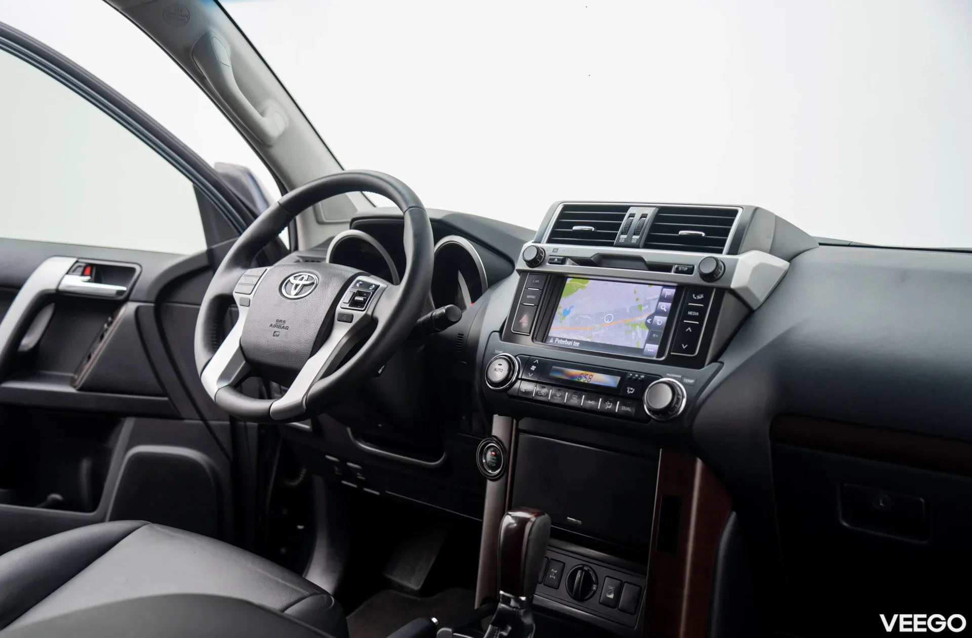 Toyota Land Cruiser Luxury 4WD 2.8 130kW