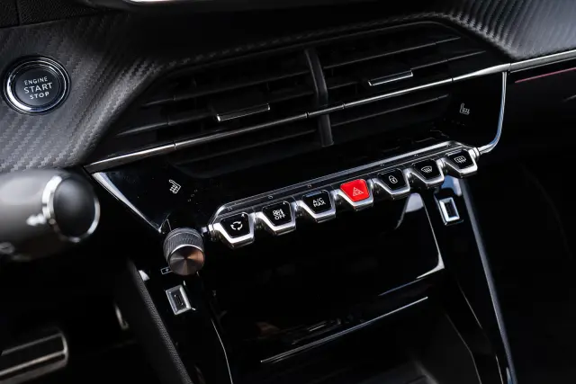 Image of Peugeot 208 74kW