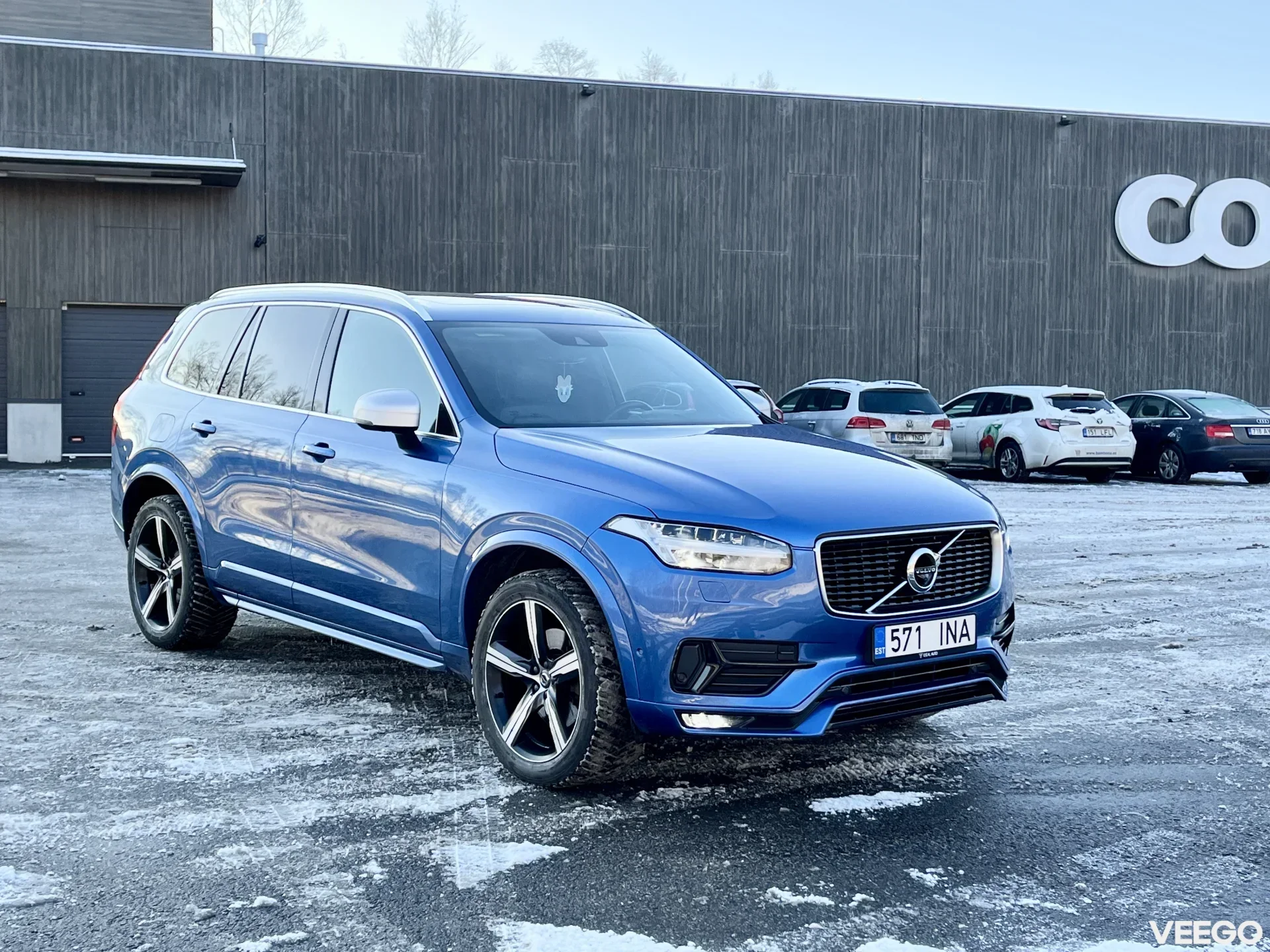 Volvo XC90 R-Design/HUD/B&W/7-seat/pano 2.0 165kW