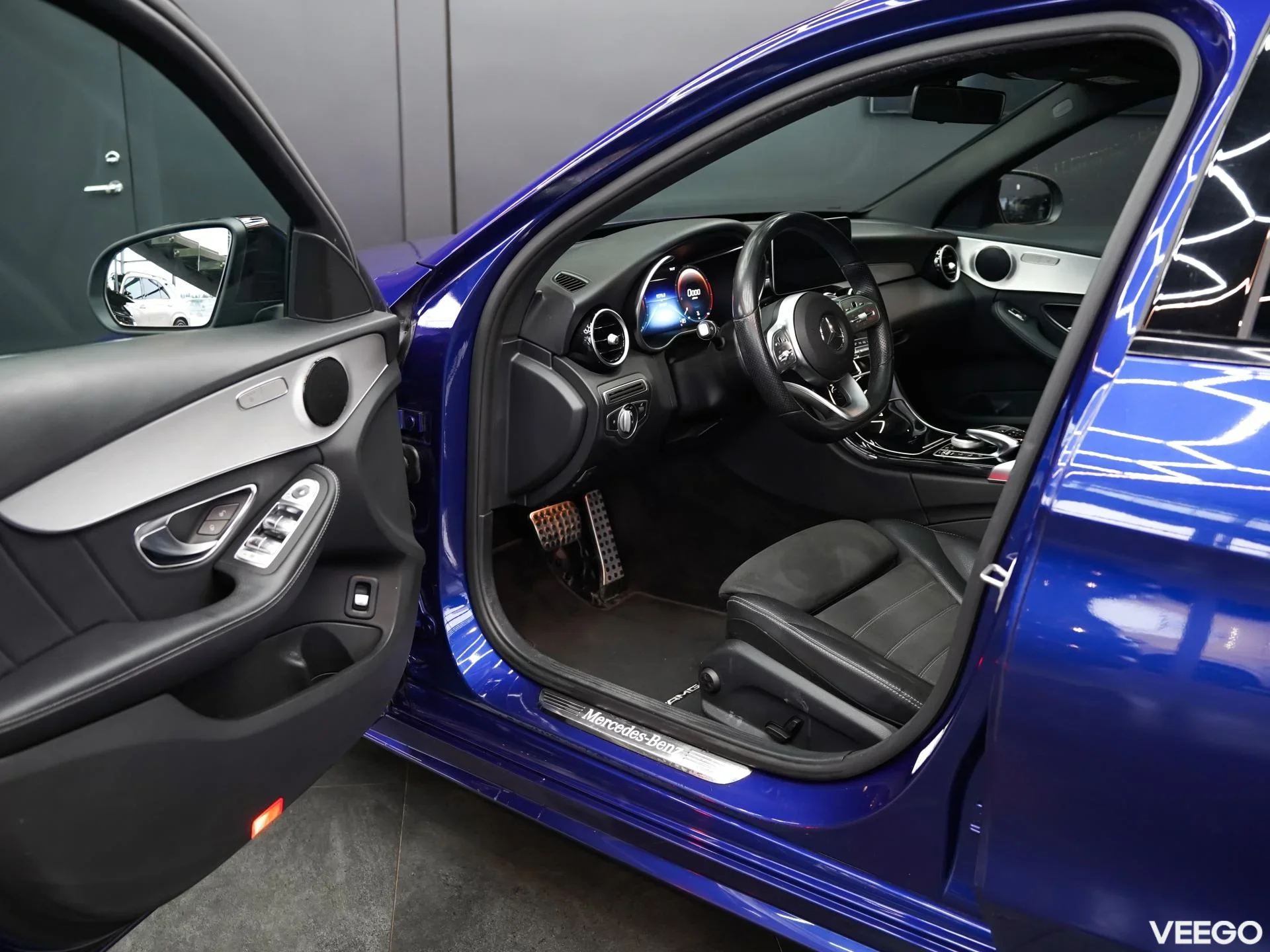 Mercedes-Benz C400 3.0 245kW