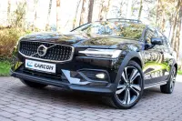 Volvo V60 Cross Country MY24 ULTIMATE BRIGHT Xenium Fullopt 2 145kW thumbnail