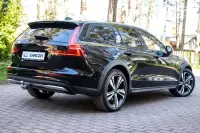 Volvo V60 Cross Country MY24 ULTIMATE BRIGHT Xenium Fullopt 2 145kW thumbnail