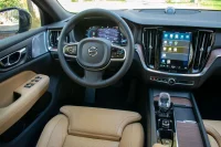 Volvo V60 Cross Country MY24 ULTIMATE BRIGHT Xenium Fullopt 2 145kW thumbnail