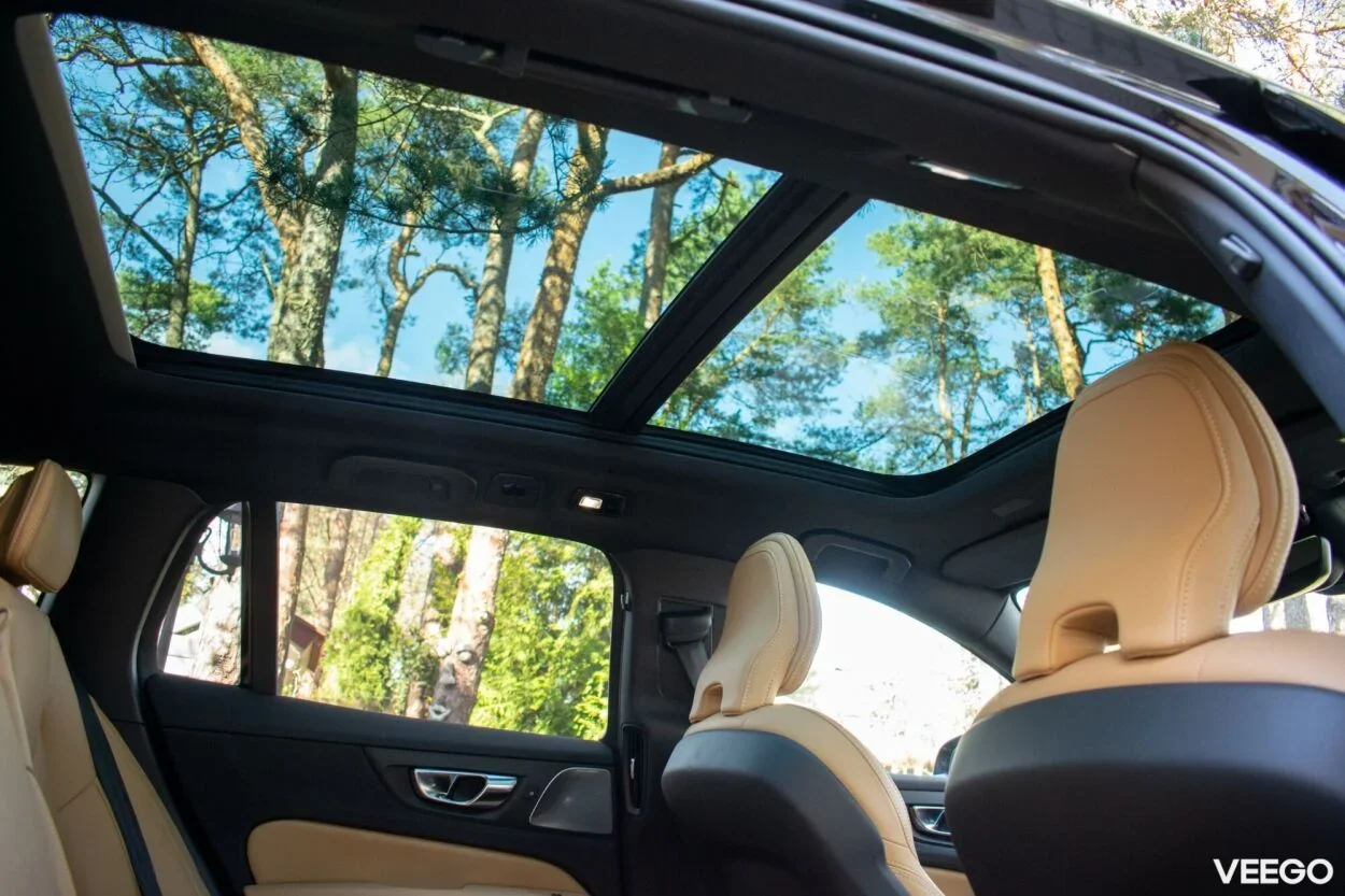 Volvo V60 Cross Country MY24 ULTIMATE BRIGHT Xenium Fullopt 2 145kW