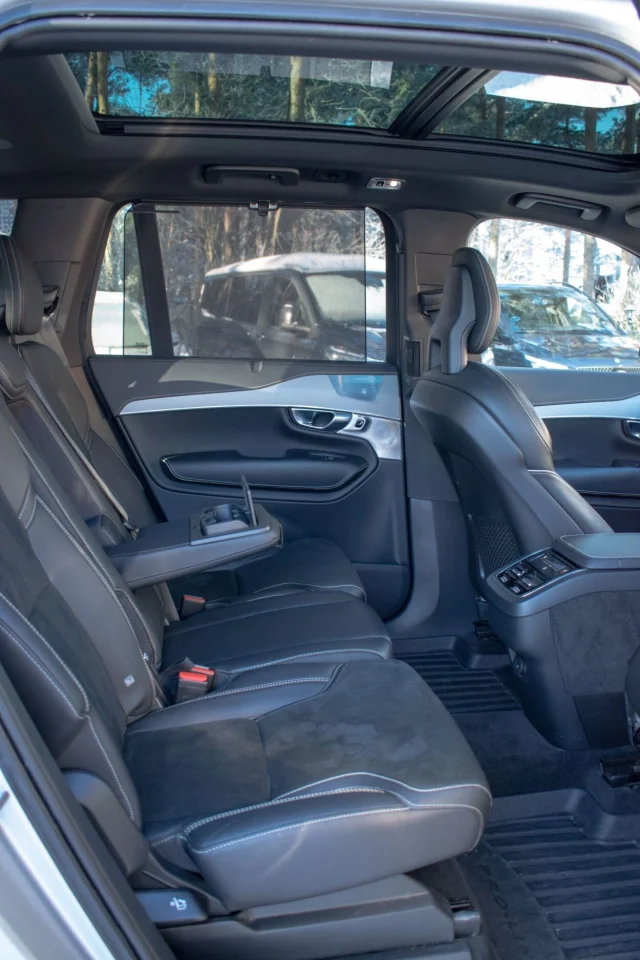 Image of Volvo XC90 7s R-Design Intelli Safe PRO Xenium Wntr 2 183kW