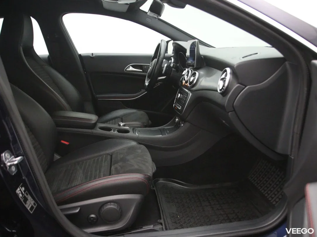 Mercedes-Benz CLA200 2.1 100kW