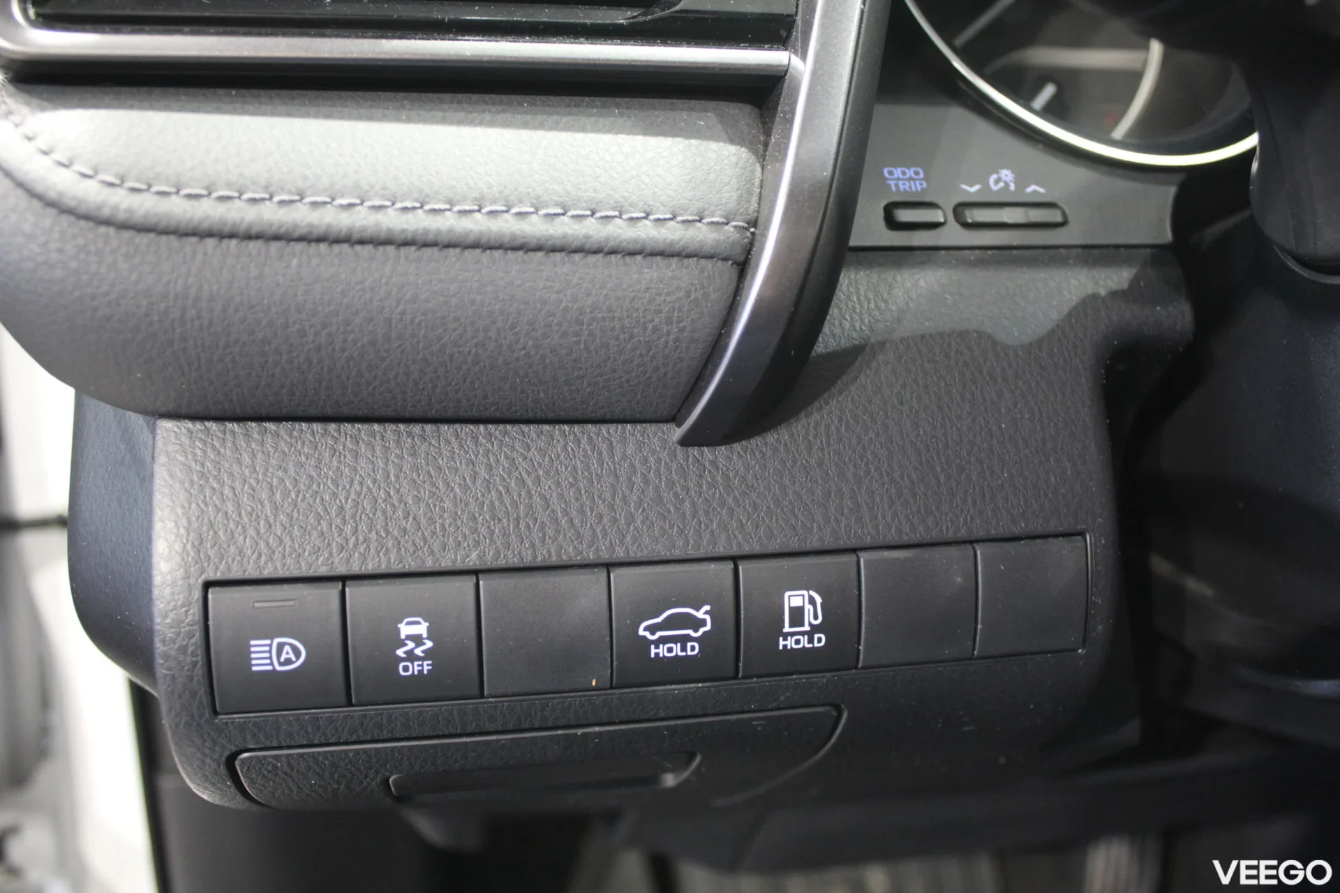 Toyota Camry Luxury Business 2.5 131kW