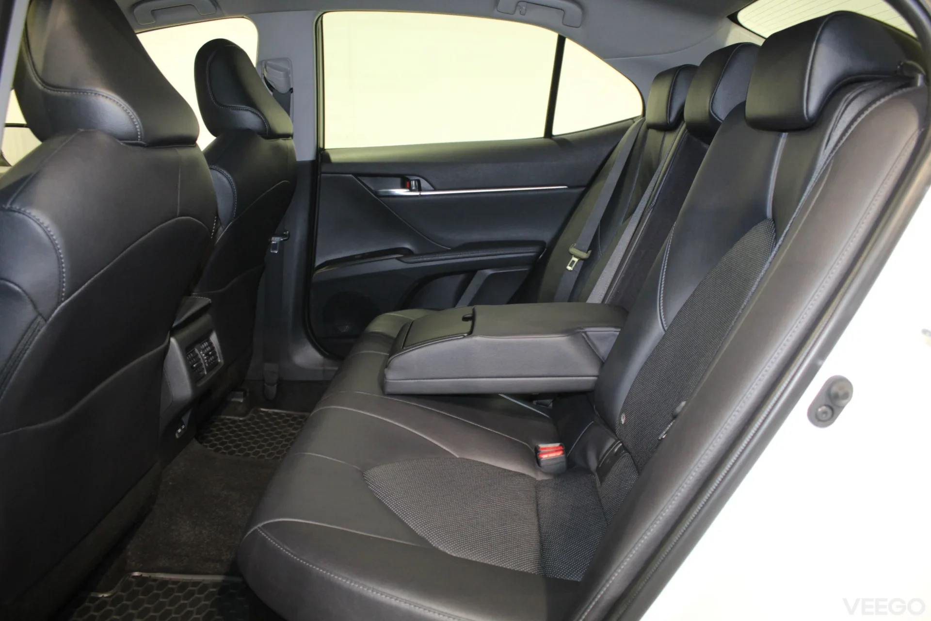 Toyota Camry Luxury Business 2.5 131kW