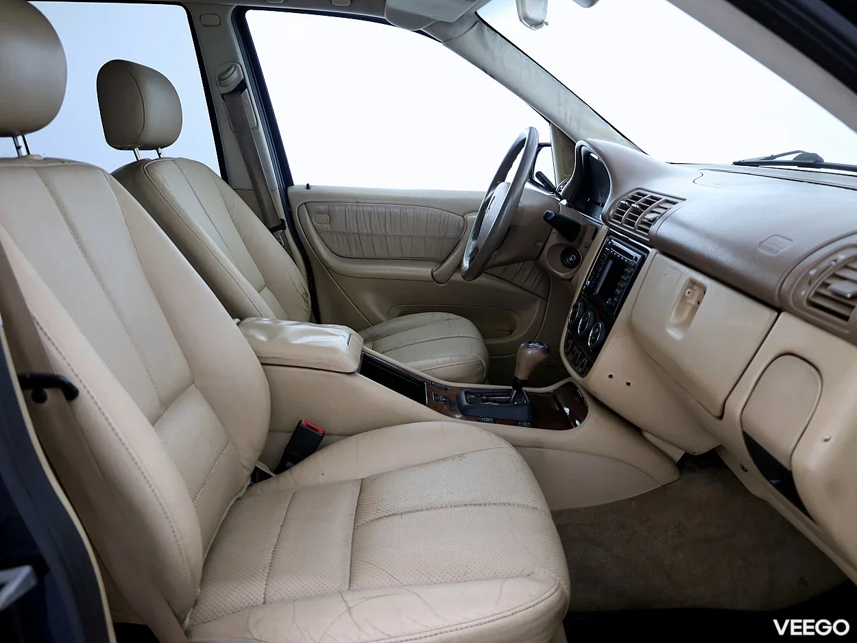 Mercedes-Benz ML270 2.7 121kW