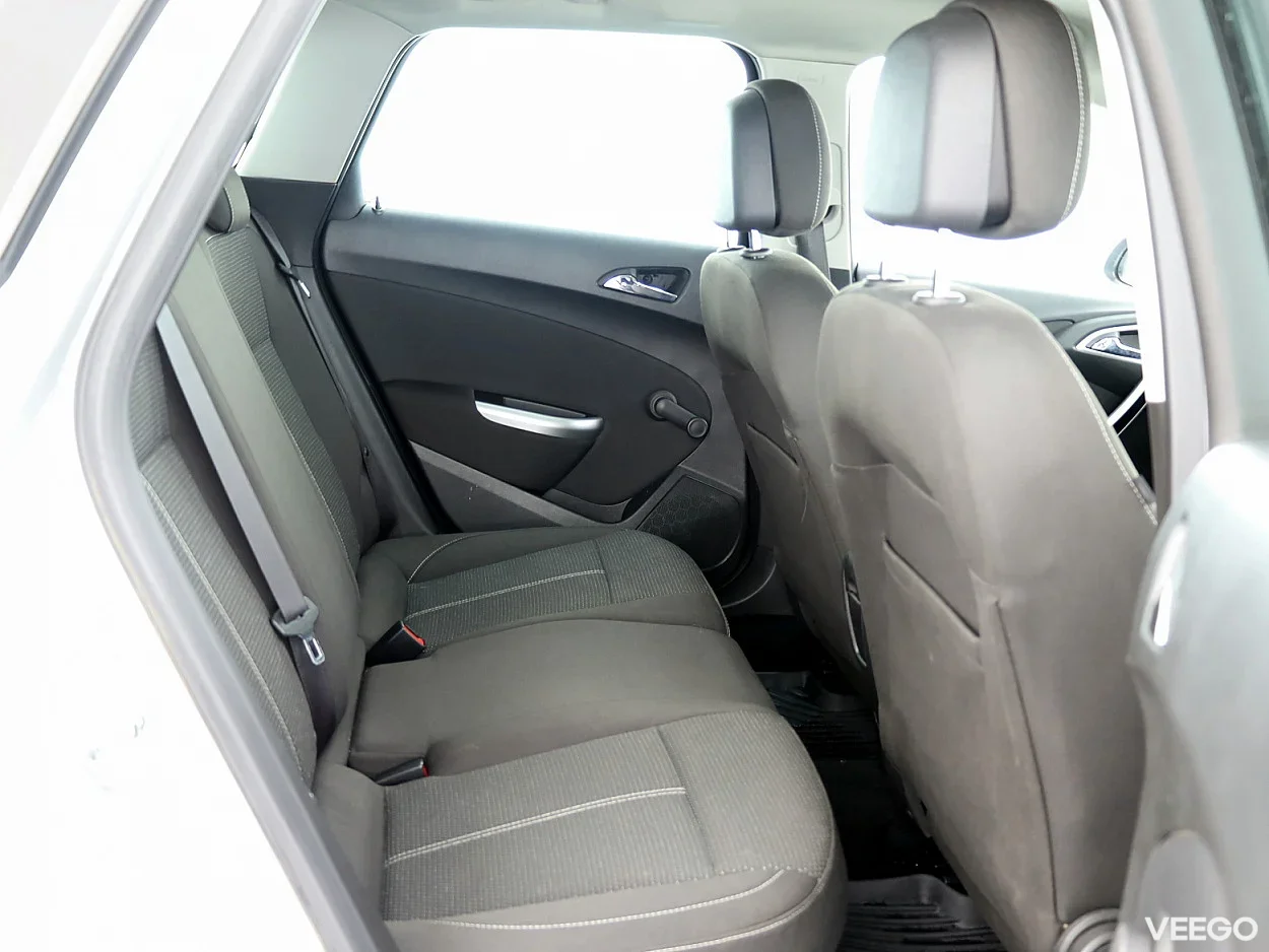 Opel Astra 1.4 104kW