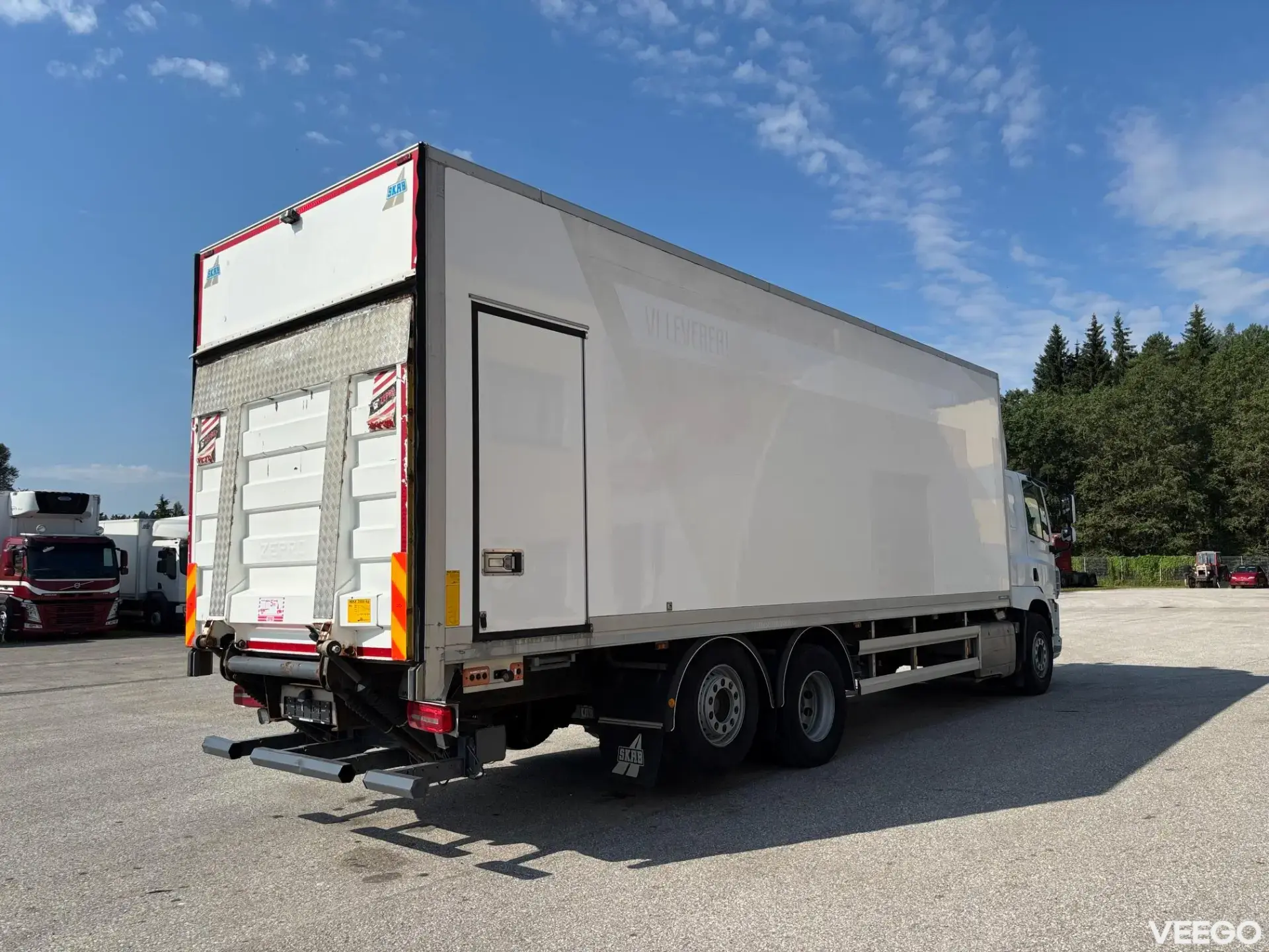 DAF CF 6x2*4 + RETARDER + CARRIER SUPRA 1250 320kW