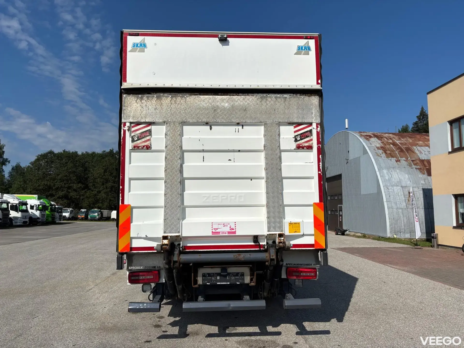 DAF CF 6x2*4 + RETARDER + CARRIER SUPRA 1250 320kW