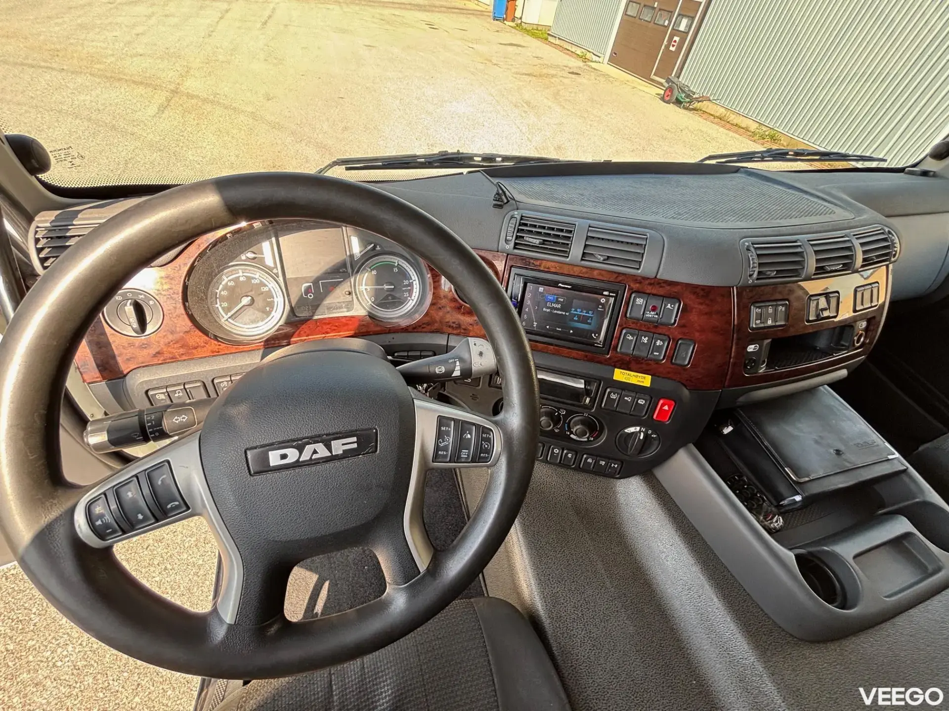 DAF CF 6x2*4 + RETARDER + CARRIER SUPRA 1250 320kW