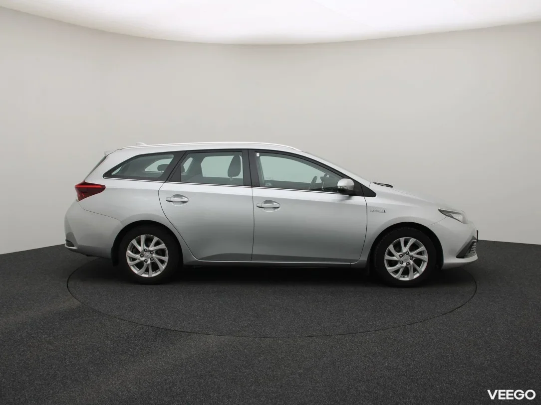 Toyota Auris 1.8 73kW