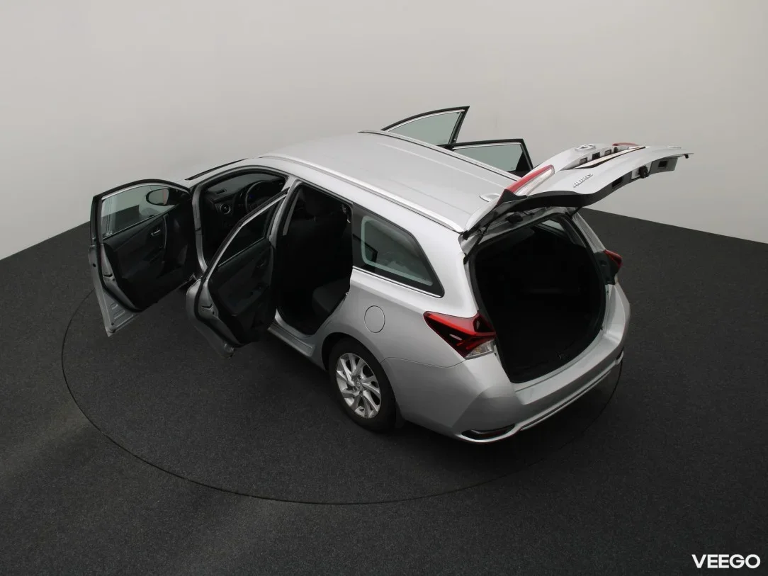 Toyota Auris 1.8 73kW