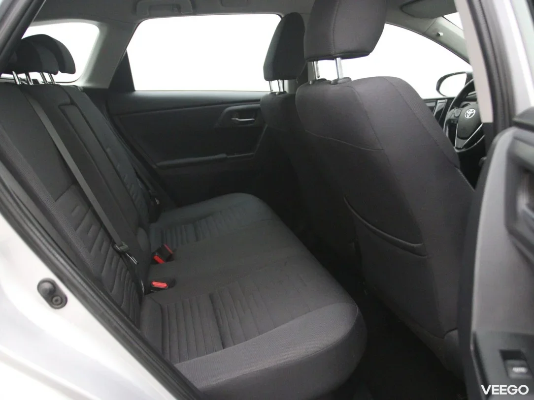 Toyota Auris 1.8 73kW