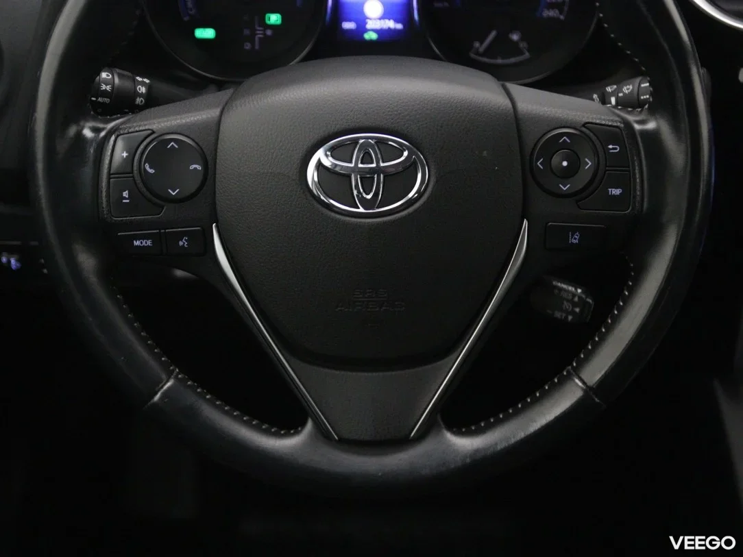 Toyota Auris 1.8 73kW