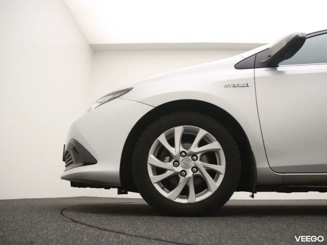 Toyota Auris 1.8 73kW