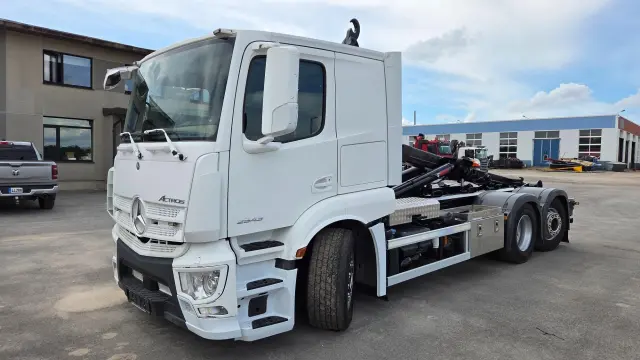 Image of Mercedes-Benz Actros 315kW