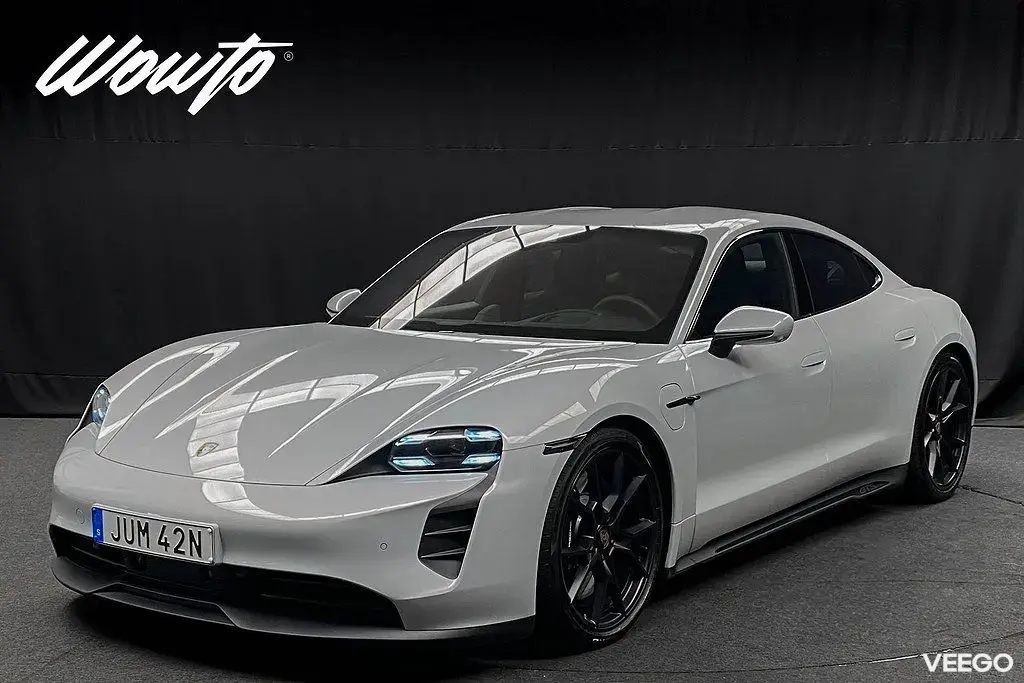 Porsche Taycan GTS 598HK /Bakaxelstyrning /HuD /Moms 440kW