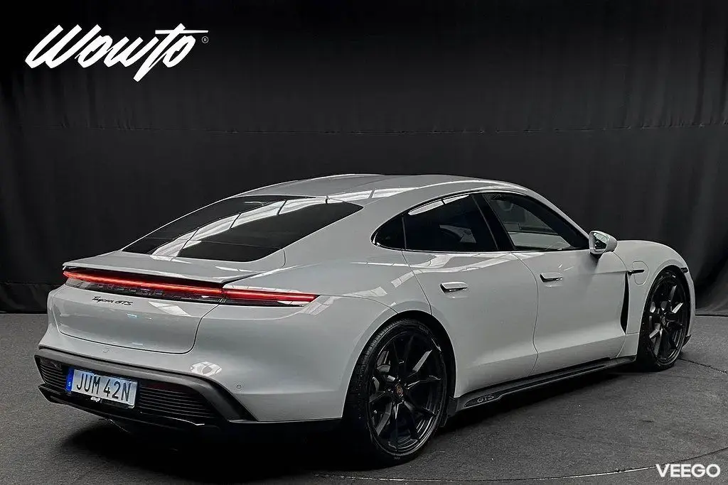 Porsche Taycan GTS 598HK /Bakaxelstyrning /HuD /Moms 440kW