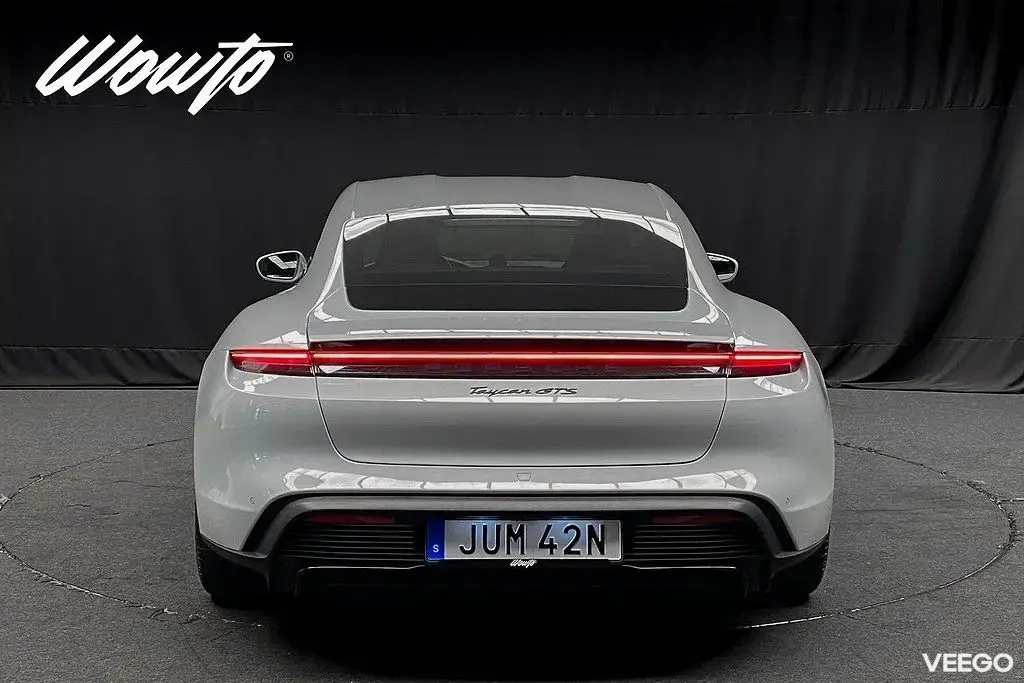 Porsche Taycan GTS 598HK /Bakaxelstyrning /HuD /Moms 440kW
