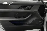 Porsche Taycan GTS 598HK /Bakaxelstyrning /HuD /Moms 440kW thumbnail