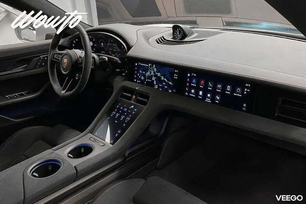 Porsche Taycan GTS 598HK /Bakaxelstyrning /HuD /Moms 440kW
