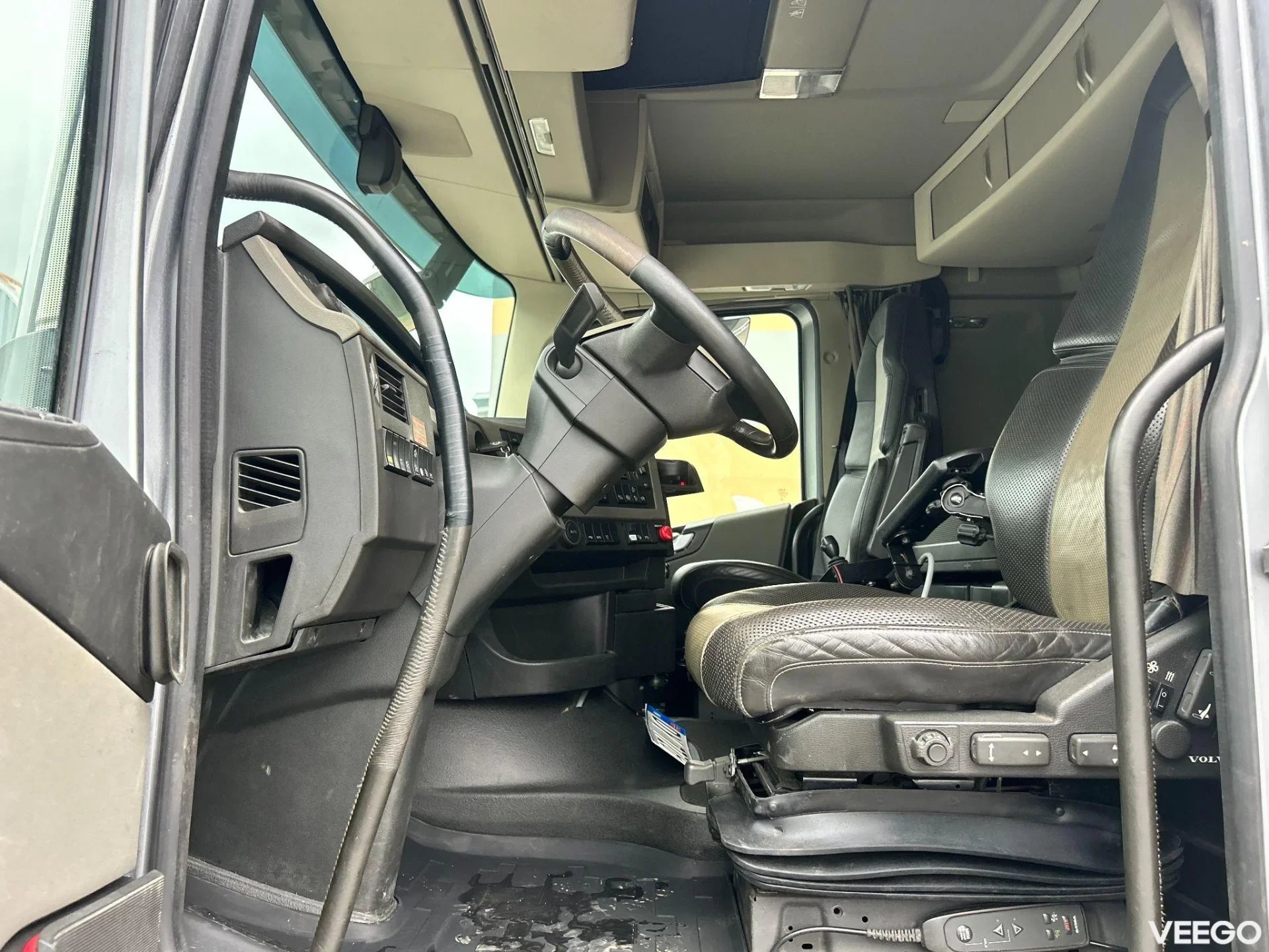 Volvo FH540 6X4 EURO6 + RETARDER + LIFTING AXLE 405kW