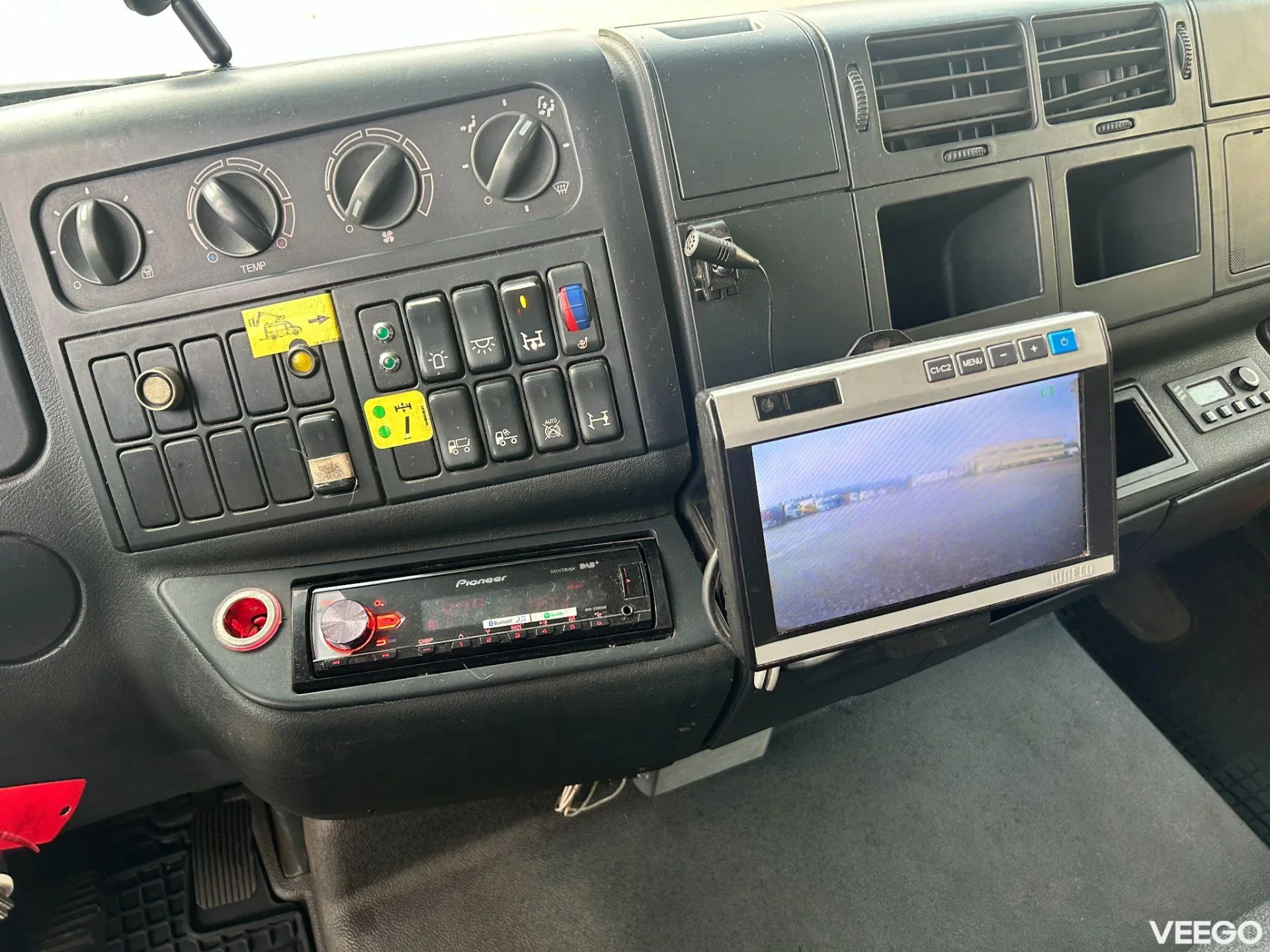 MAN TGL 4X2 EURO5 + VERSALIFT VT-155-FZ 132kW