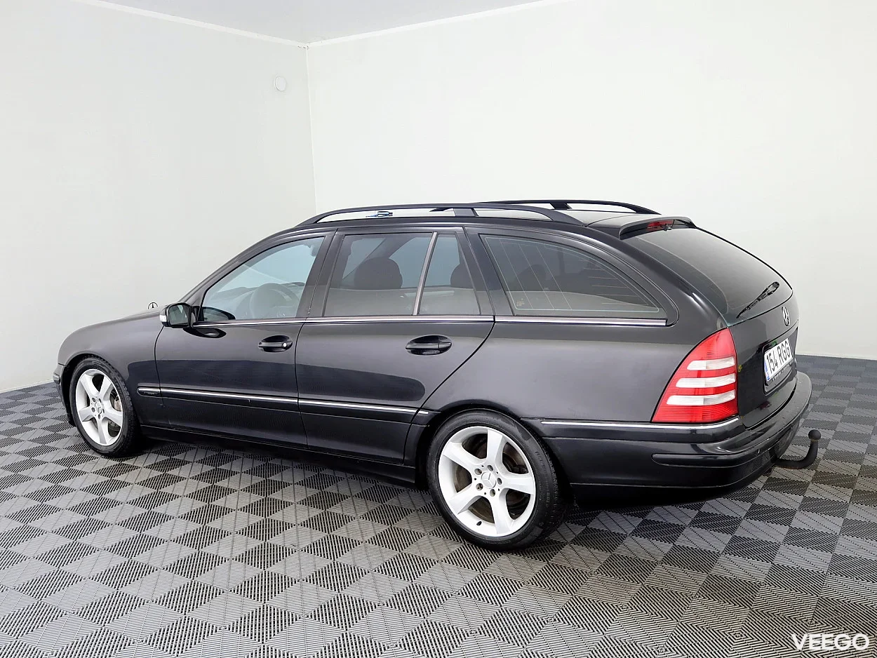 Mercedes-Benz C320 3.0 166kW