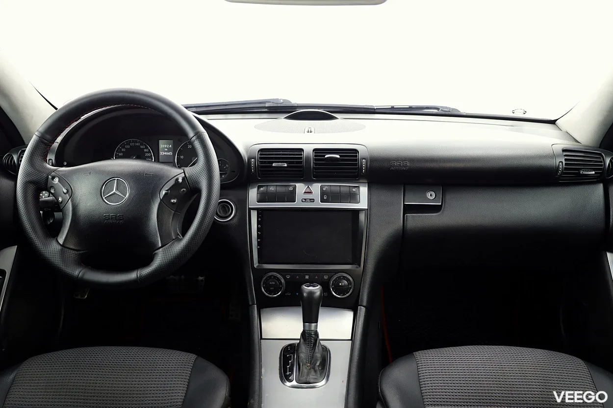 Mercedes-Benz C320 3.0 166kW